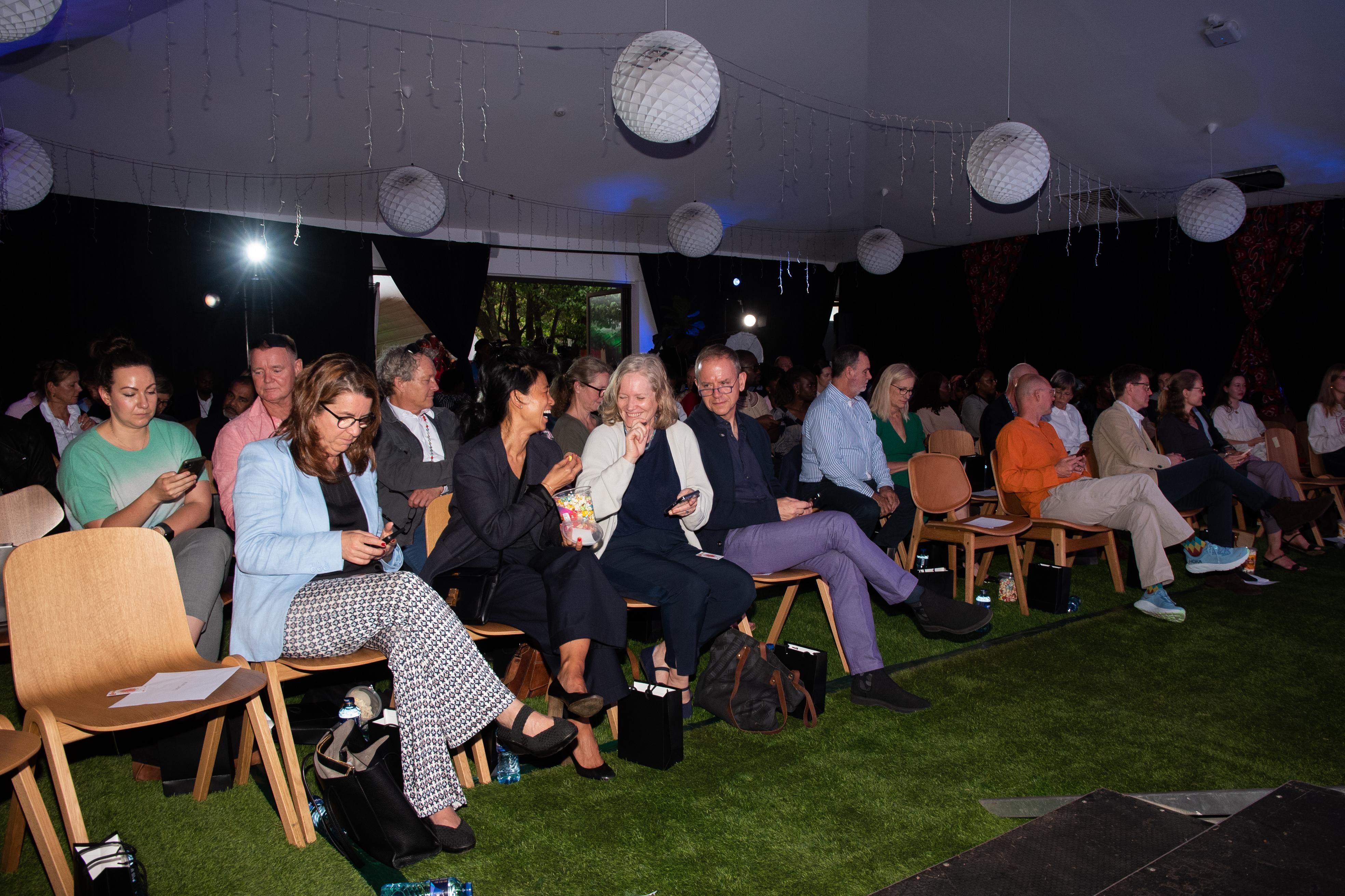 Signature hero frame 27