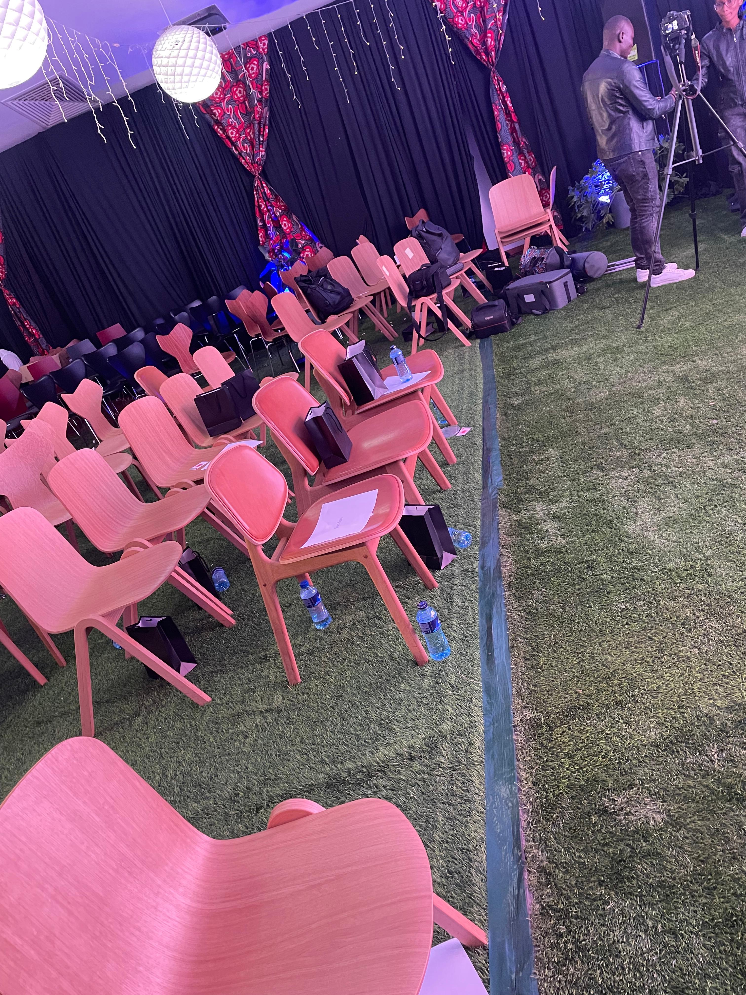 Signature hero frame 33