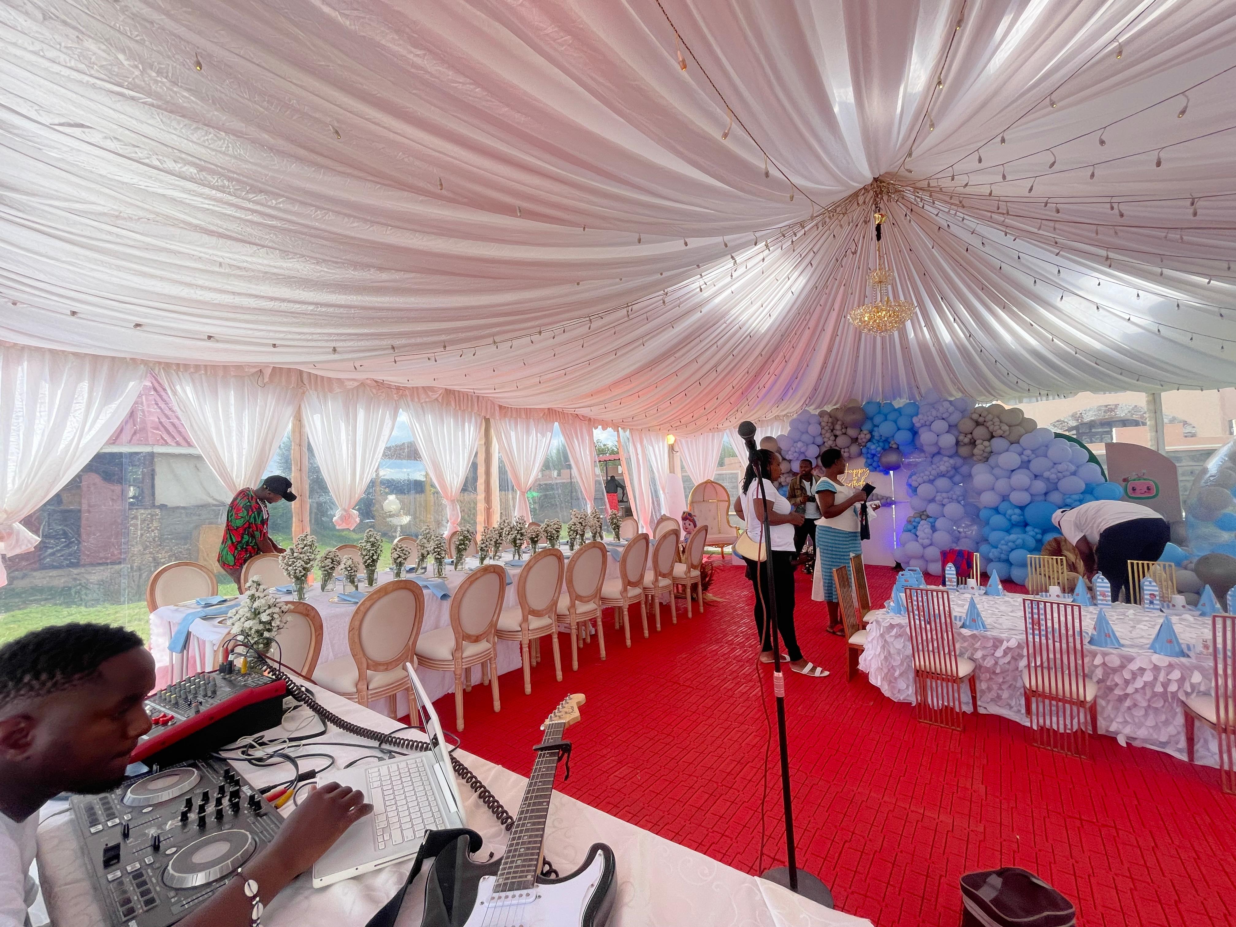 Signature hero frame 38